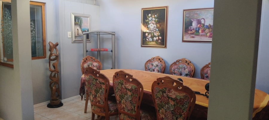 6 Bedroom Property for Sale in Cravenby Western Cape